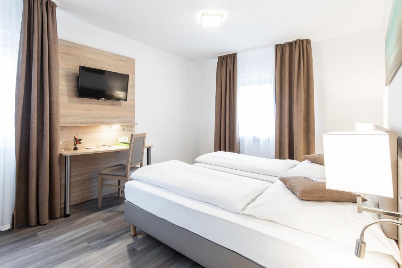Koeln 2020 Hotel Екстериор снимка