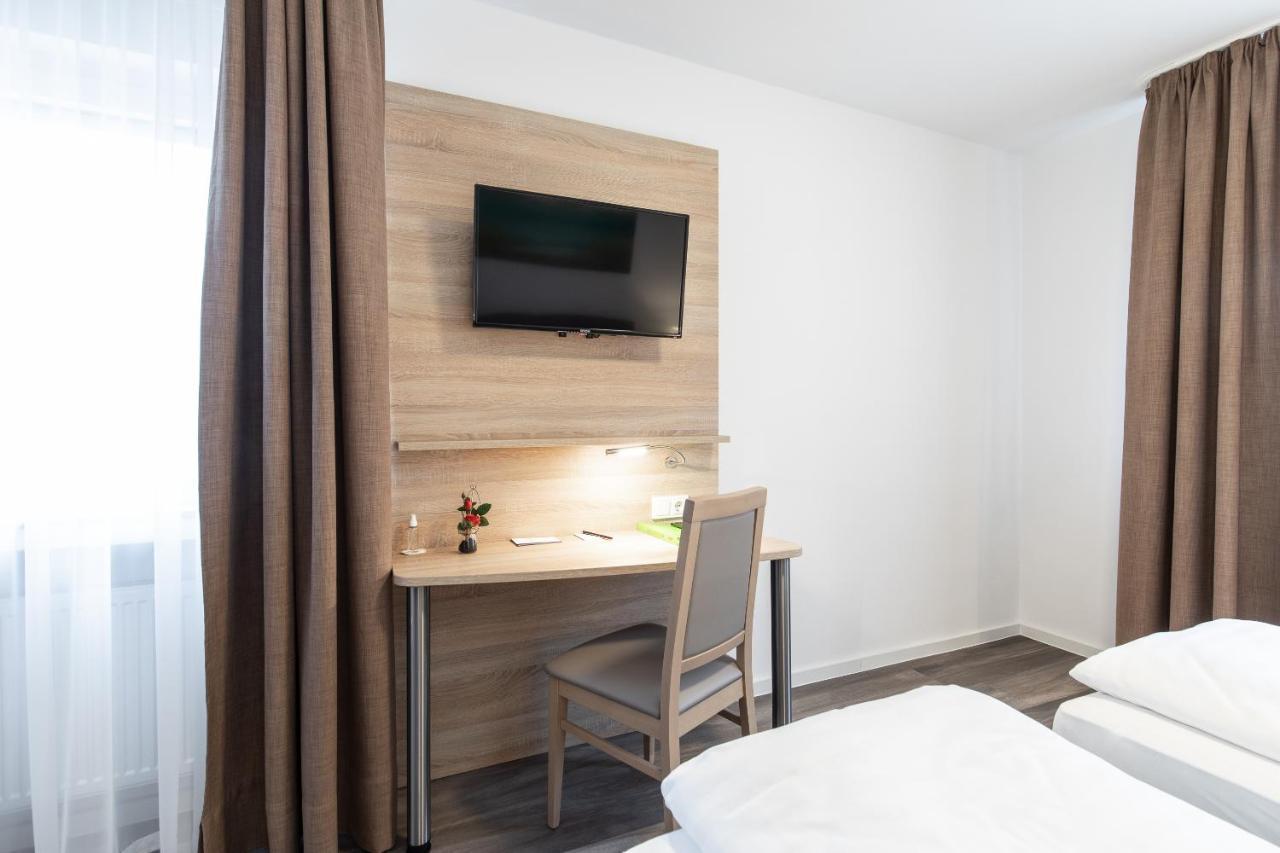 Koeln 2020 Hotel Екстериор снимка